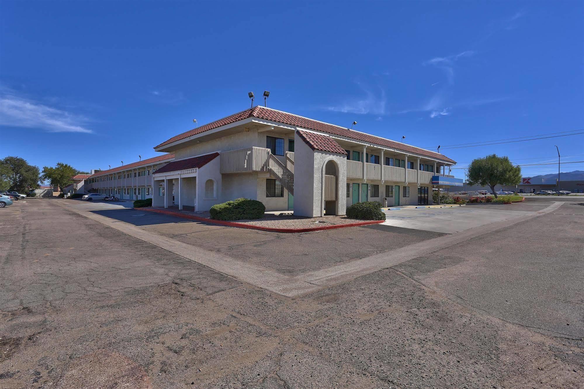 6-kingman, Az - Route 66 East Hotel Kingman