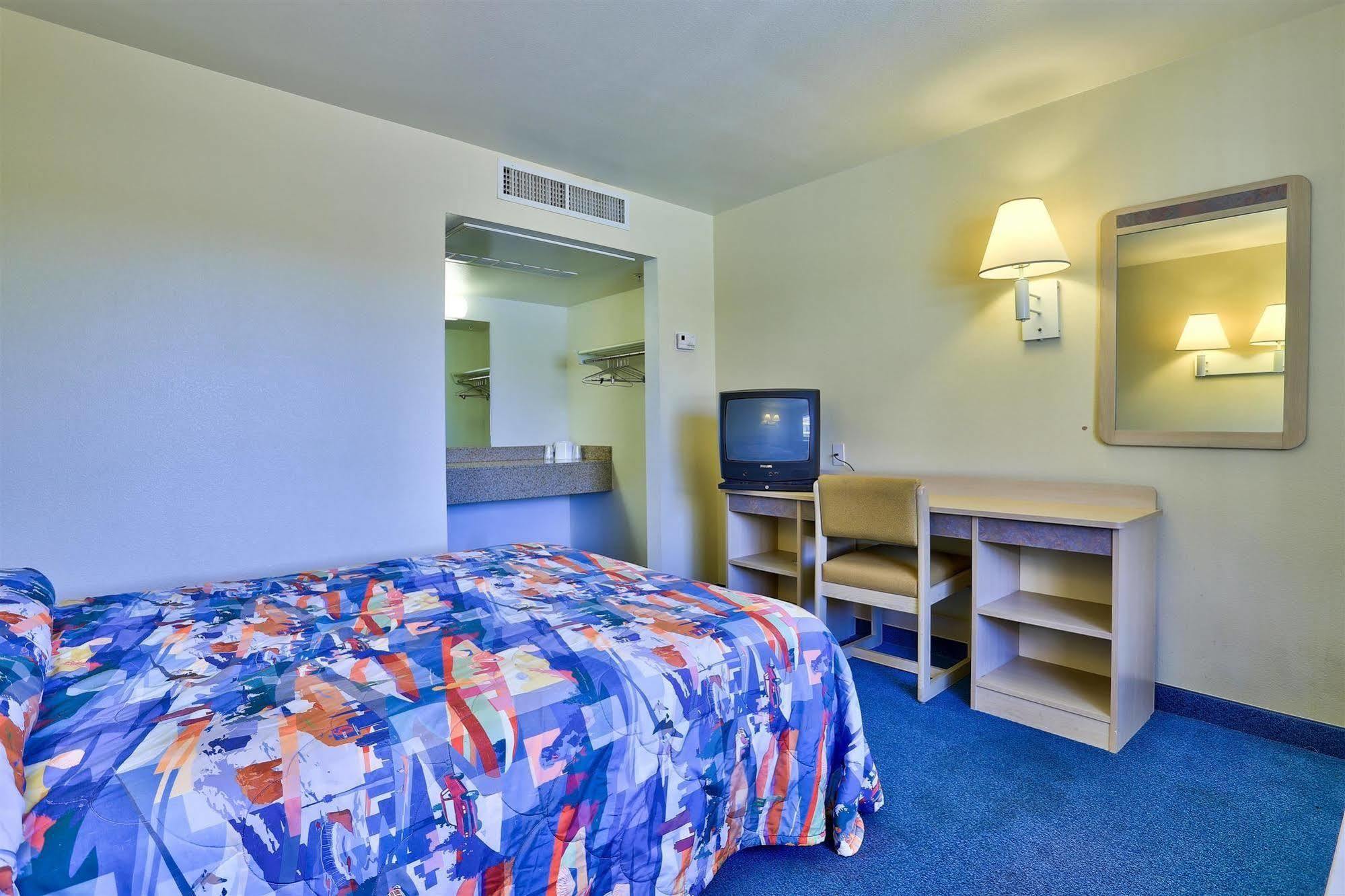 Hotel 6-kingman, Az - Route 66 East